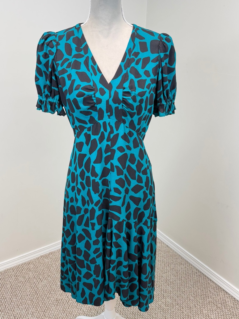 Diane Von Furstenberg DVF Alexis Giraffe Print Dress Sz 4 Puff Sleeve Teal Goth - Picture 6 of 15